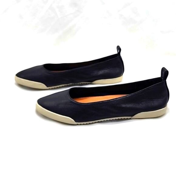 FRYE MELANIE BLACK LEATHER POINTED TOE BALLET SLIP-ON FLATS WOMENS 7 VGUC - Picture 2 of 16